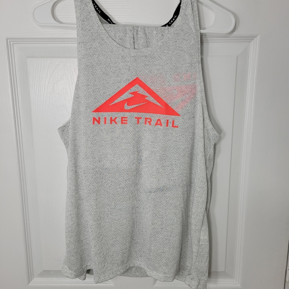 Womens Size M Nike Trail Dri Fit Running Tank Top DM7571-080 Gray Infrared - Picture 11 of 12